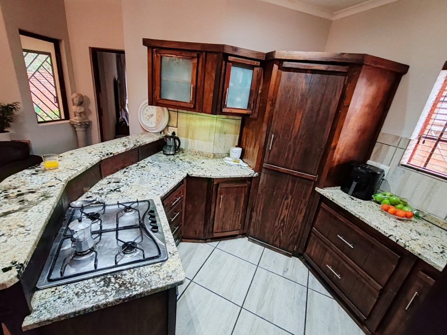 3 Bedroom Property for Sale in Mooivallei Park North West